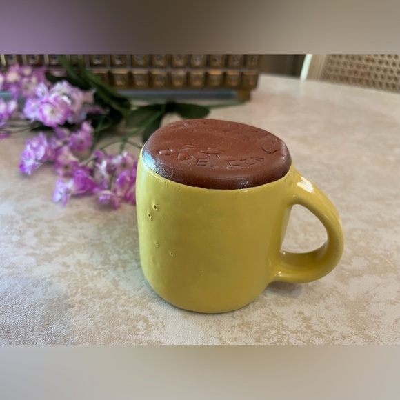RARE Vintage Wellfleet Pottery Yellow Mug / Coffee Cup Handmade Cape Cod - Picture 4 of 11